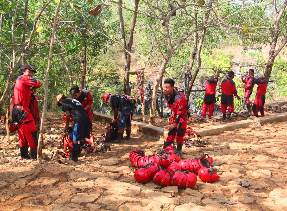 Jomblang Cave Timang Beach