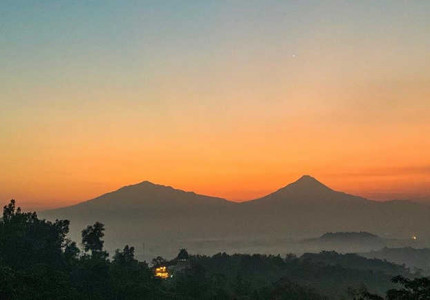 Sunrise Borobudur Prambanan