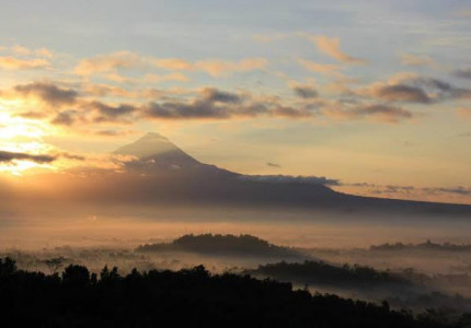 Sunrise Borobudur Merapi Jeep