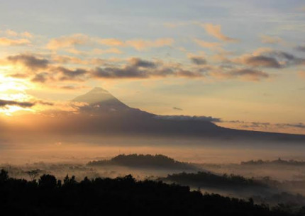 Sunrise Borobudur Merapi Jeep