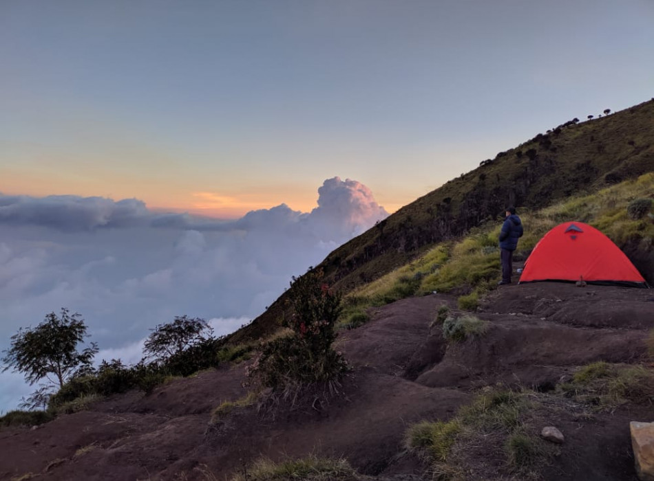 Yogyakarta: Merbabu Camping 2D1N