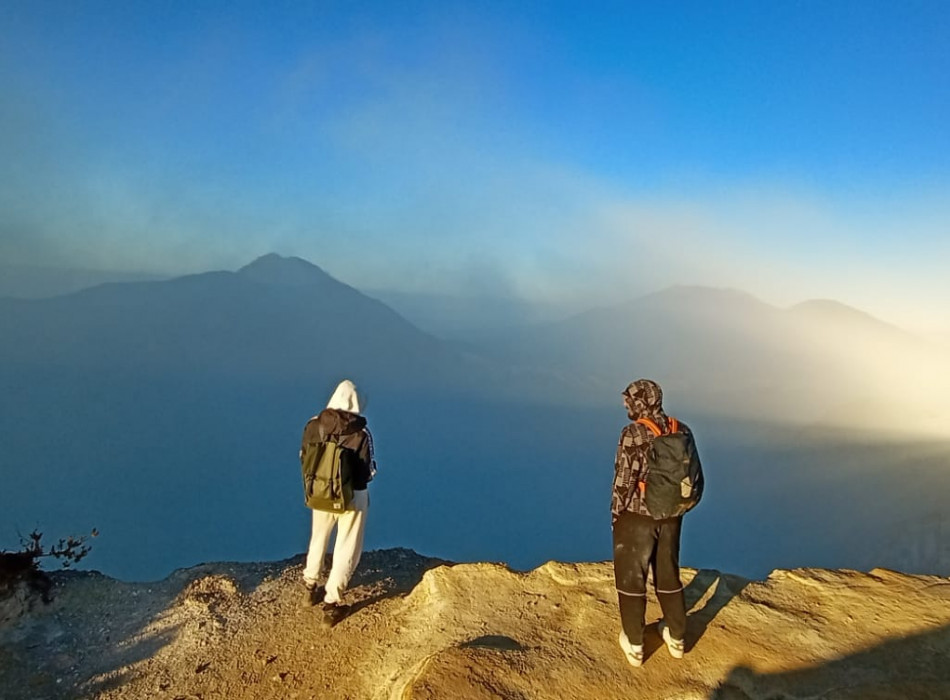 Surabaya / Malang: Mount Ijen Blue Fire