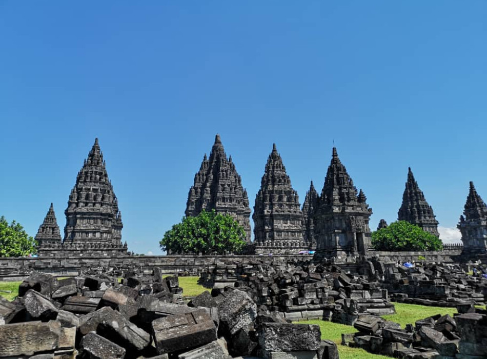 Shore Excursion from Semarang Port to Borobudur & Prambanan Temples
