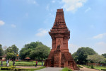 Surabaya Port: Trowulan Temple Archeological Tours