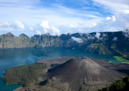 Lombok: Mount Rinjani Trekking 4D3N