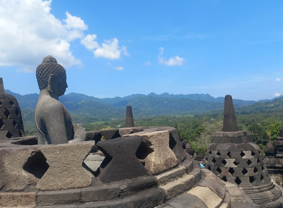 Borobudur Merapi Jeep Prambanan