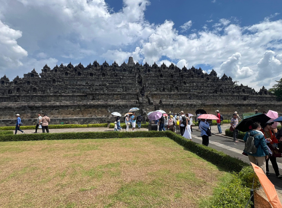 Borobudur Temple Tour